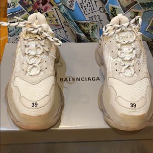 BALENCIAGA TRIPLE S CLEAR SOLE SNEAKER